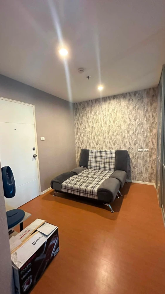 For sale: Lumpini Park Beach Jomtien, Building D, 6th floor. Nicely decorated with wallpaper and equipped with many amenities.