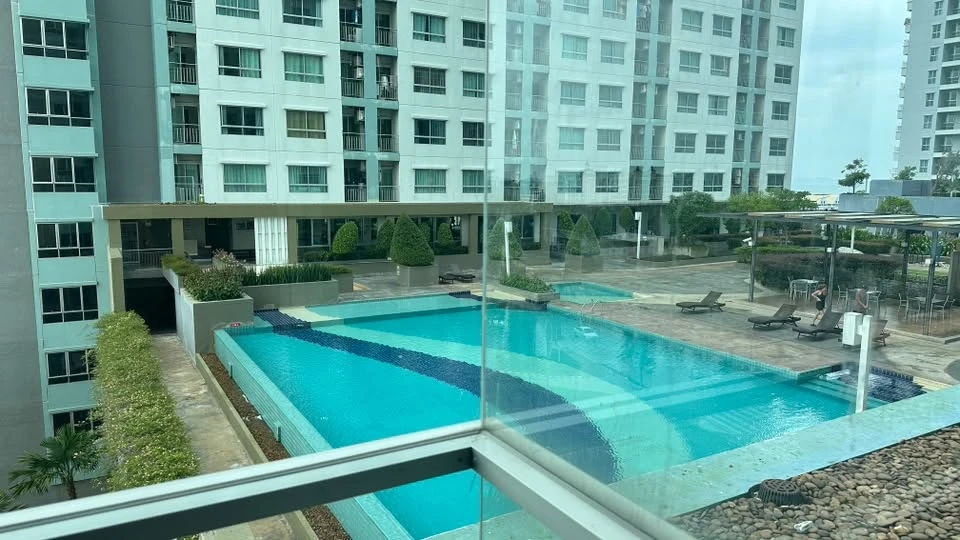 For sale: Lumpini Park Beach Jomtien, Building D, 6th floor. Nicely decorated with wallpaper and equipped with many amenities.