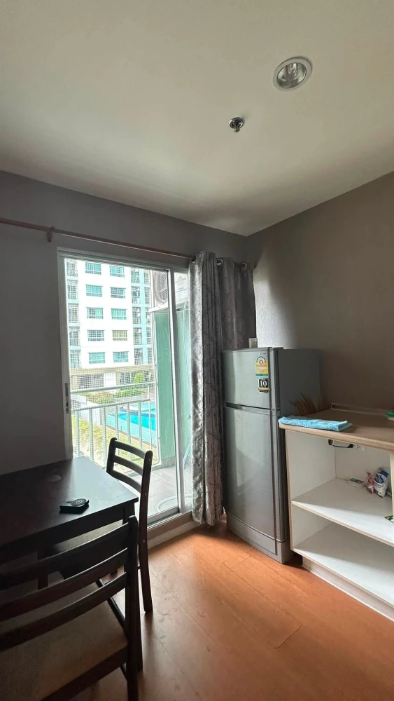For sale: Lumpini Park Beach Jomtien, Building D, 6th floor. Nicely decorated with wallpaper and equipped with many amenities.