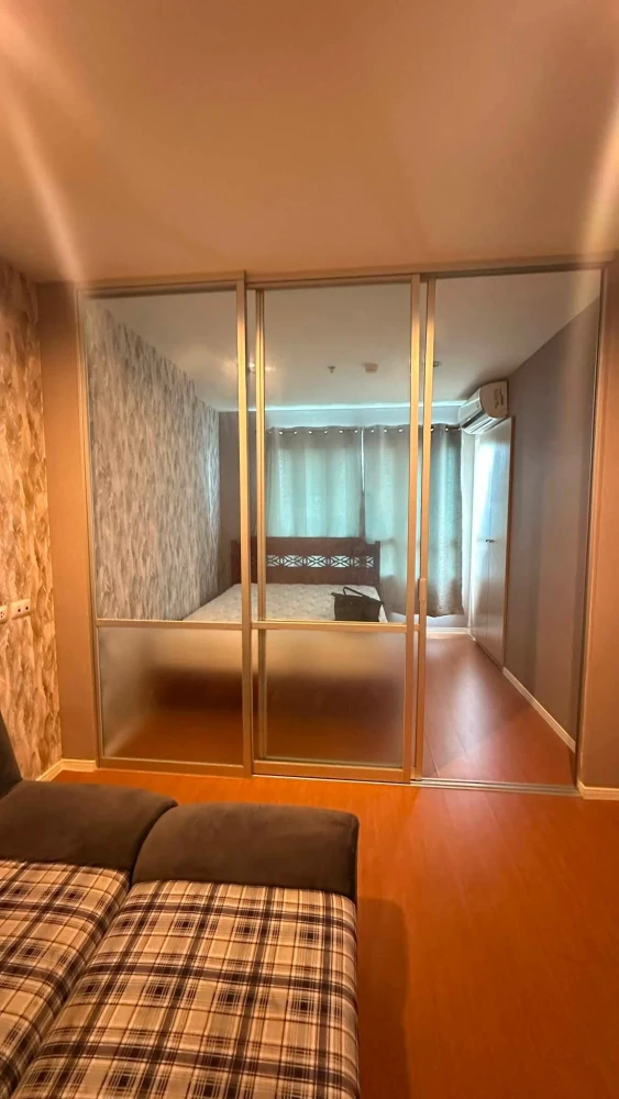For sale: Lumpini Park Beach Jomtien, Building D, 6th floor. Nicely decorated with wallpaper and equipped with many amenities.