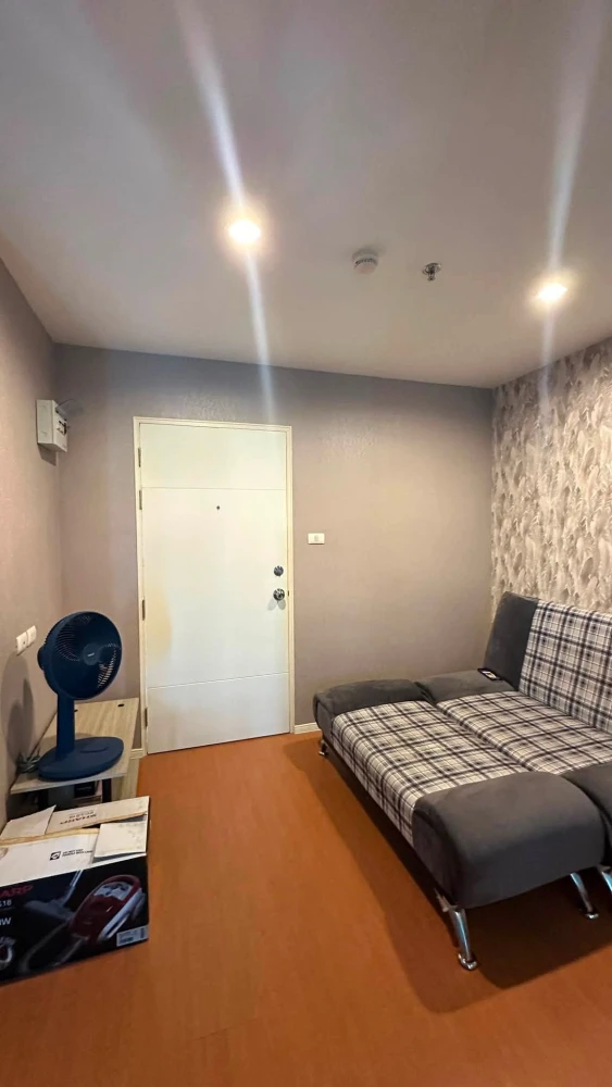 For sale: Lumpini Park Beach Jomtien, Building D, 6th floor. Nicely decorated with wallpaper and equipped with many amenities.