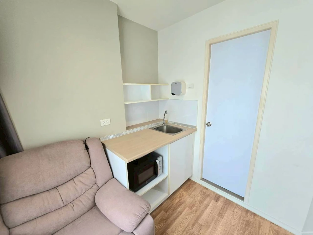 For sale: Lumpini Ville Nakorn Inthra-Riverview, 10th floor, unit next to the fire escape, no foot traffic, quiet atmosphere. Book now!