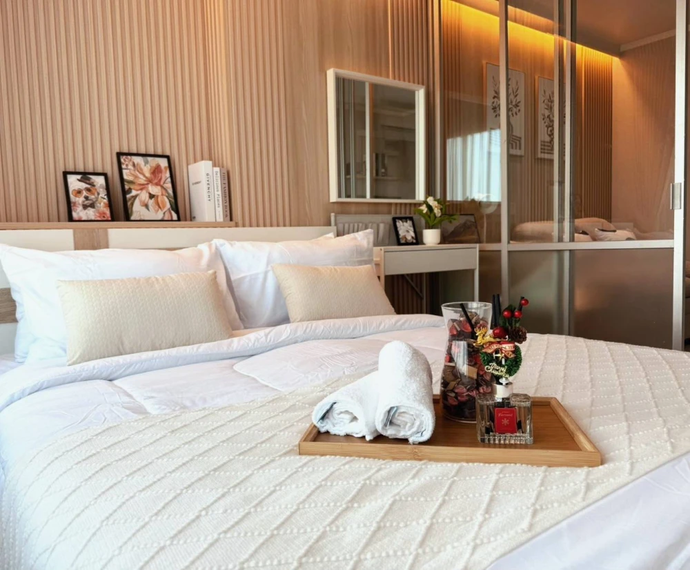 For sale: Lumpini Ville Naklua - Wongamat, Building C, 7th floor, sea view. Beautifully built-in furnishings throughout. Don't miss out!