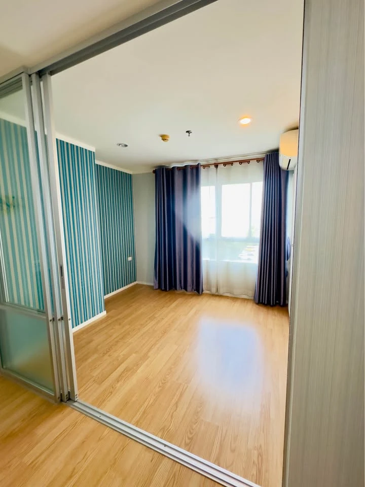 For sale: Lumpini Ville Prachachuen-Phongphet 2, corner room, very private, with beautiful wallpaper, don't miss it.