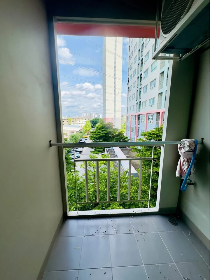 For sale: Lumpini Ville Prachachuen-Phongphet 2, corner room, very private, with beautiful wallpaper, don't miss it.
