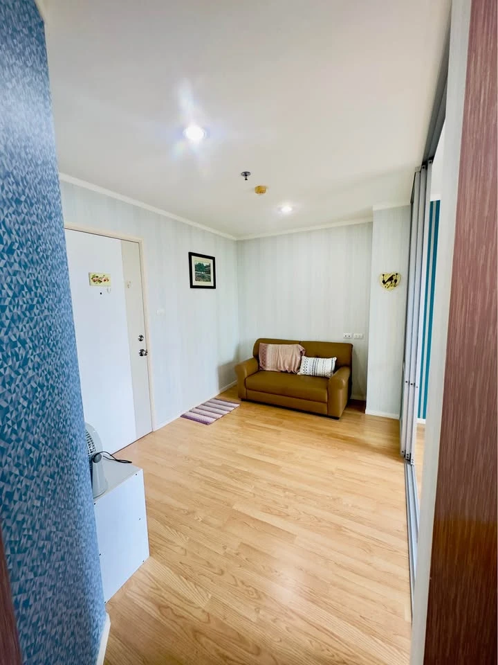 For sale: Lumpini Ville Prachachuen-Phongphet 2, corner room, very private, with beautiful wallpaper, don't miss it.