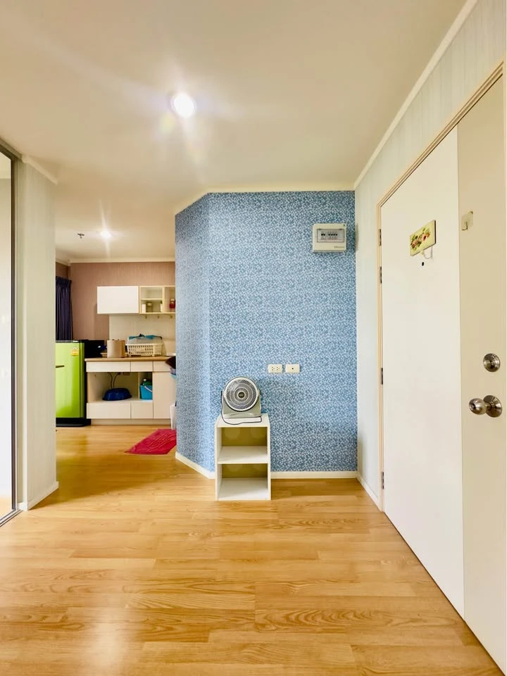 For sale: Lumpini Ville Prachachuen-Phongphet 2, corner room, very private, with beautiful wallpaper, don't miss it.