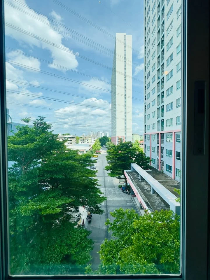 For sale: Lumpini Ville Prachachuen-Phongphet 2, corner room, very private, with beautiful wallpaper, don't miss it.