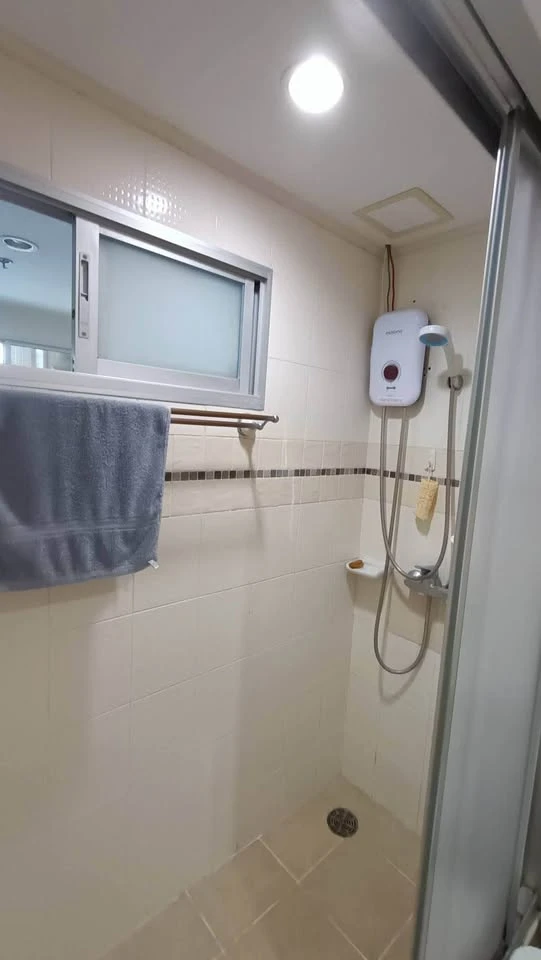 For sale: Lumpini Ville Ramkhamhaeng 44, 11th floor, with good light-blocking curtains, complete with amenities, move in now, don't hesitate.