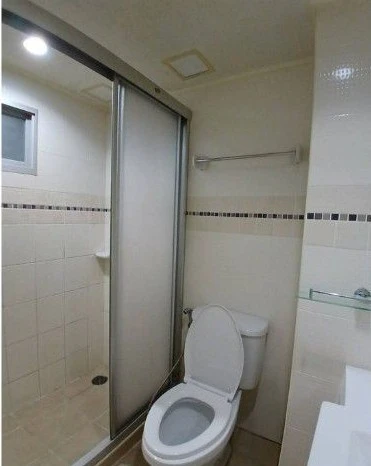 rent Lumpini Ville Ramkhamhaeng 44. Spacious and comfortable room, high floor so it's not hot, cool all day long. Book now!