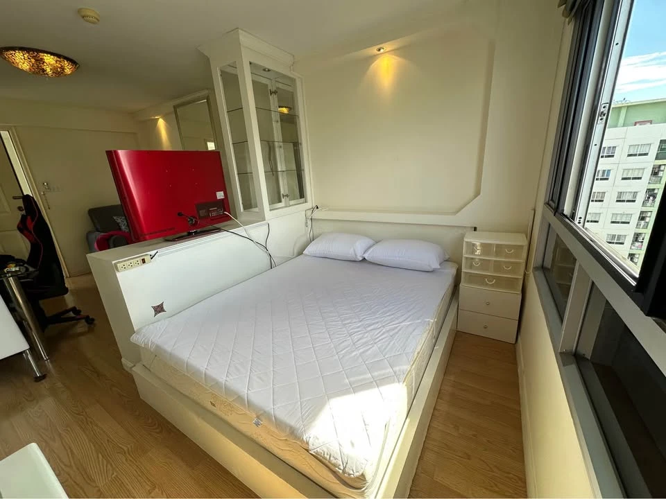 For sale: Lumpini Ville Ramintra - Lak Si, 14th floor, corner room, open view, good breeze, fully furnished, appliances included. Interested? Reserve