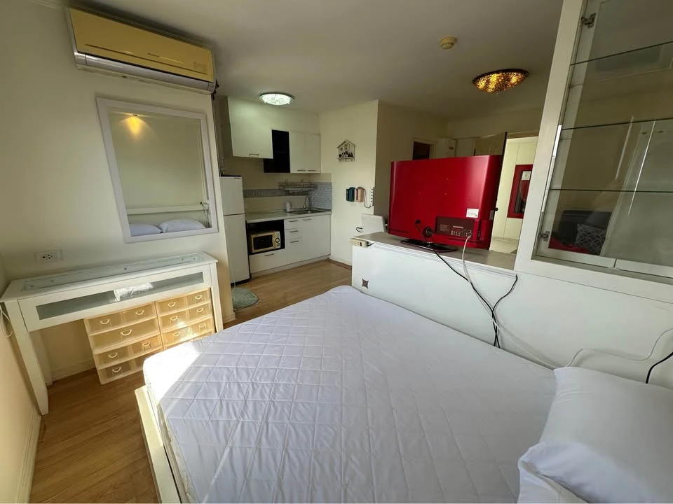 For sale: Lumpini Ville Ramintra - Lak Si, 14th floor, corner room, open view, good breeze, fully furnished, appliances included. Interested? Reserve
