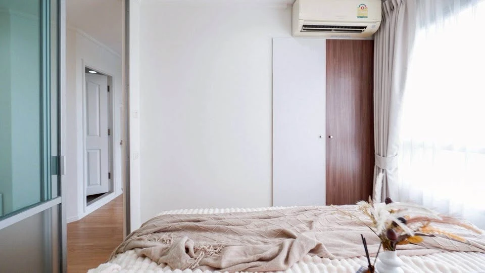 For sale: Lumpini Ville Lasalle Bearing. Lovely room decorated in clean white tones. Reserve now, don't miss out!