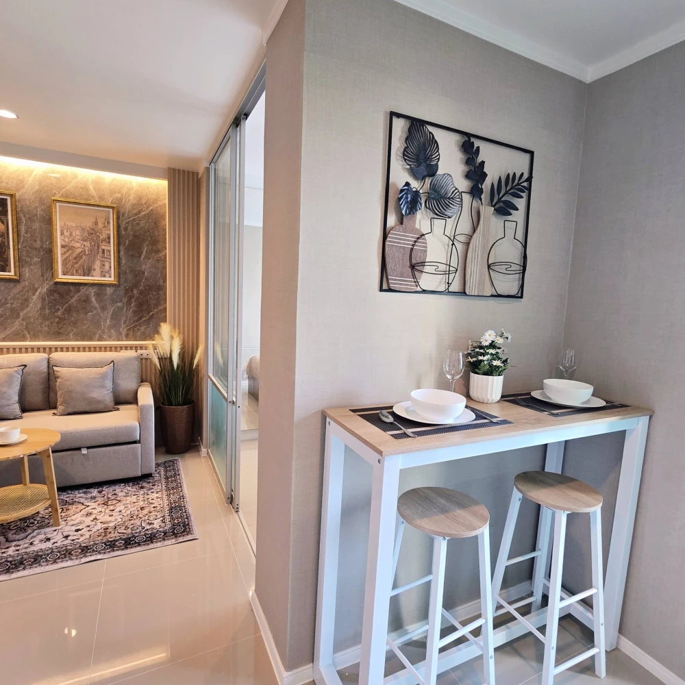 For sale: Lumpini Ville Wongamat-Naklua, beautifully decorated unit on the 7th floor with sea view. Everything you need is here. Don't miss out!