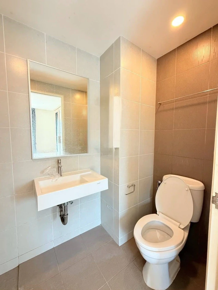 For sale: Lumpini Ville Sukhumvit 101/1-Punnawithi. Beautiful unit, excellent condition, fully furnished, ready to move in!