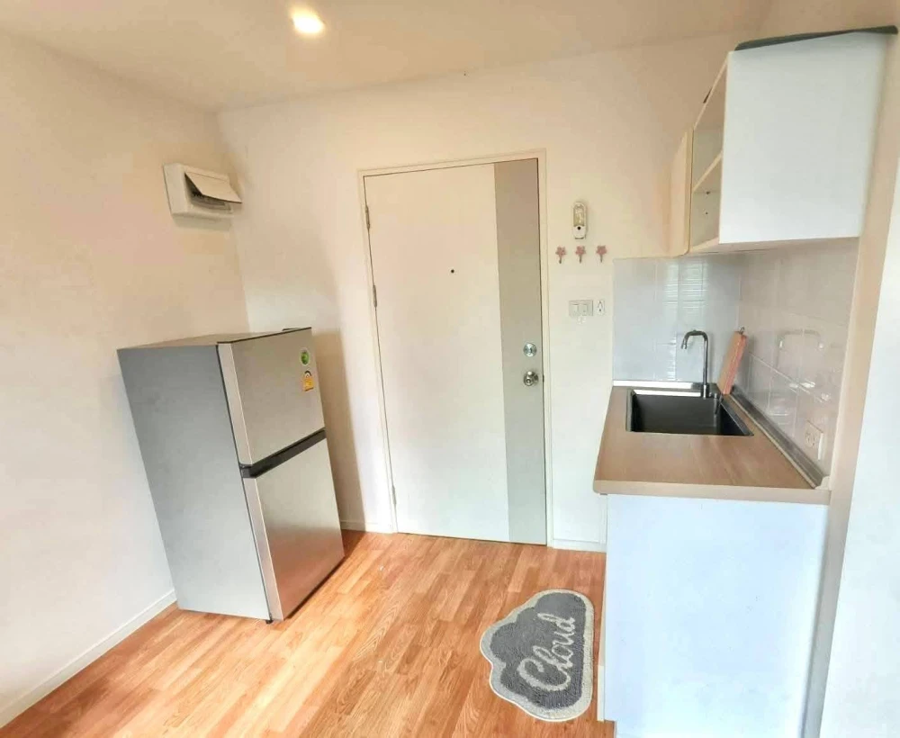 For sale: Lumpini Ville Sukhumvit 101/1-Punnawithi. Beautiful unit, excellent condition, fully furnished, ready to move in!