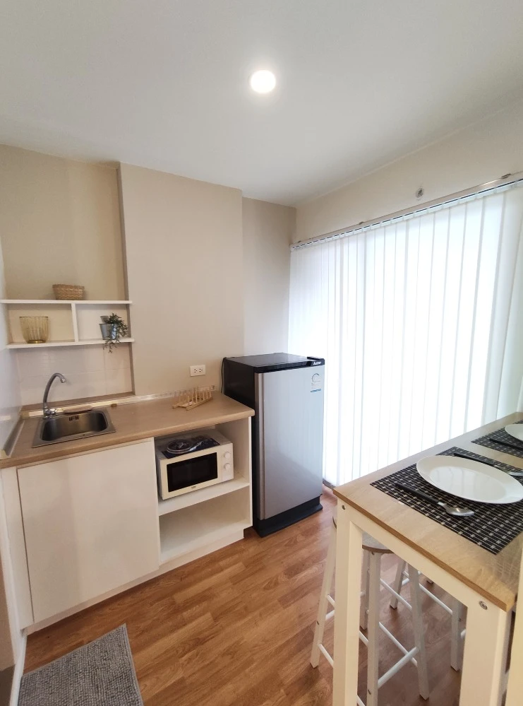 For sale: Lumpini Ville Sukhumvit 76-Bearing, good location, divided into separate rooms, beautifully decorated, ready to move in with bags.