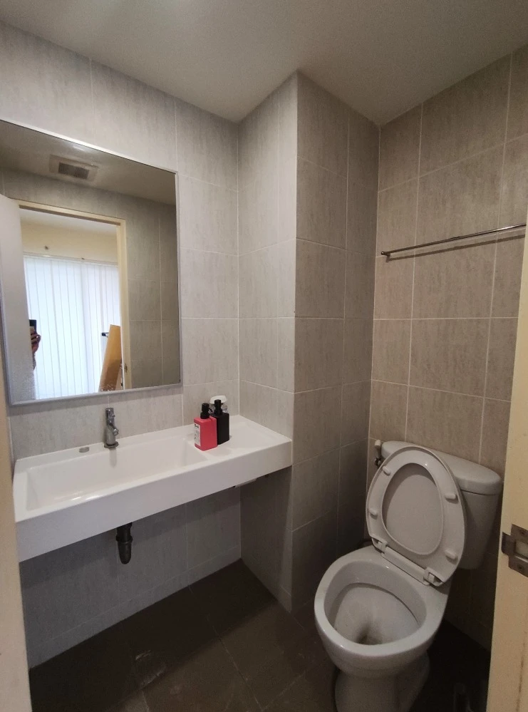For sale: Lumpini Ville Sukhumvit 76-Bearing, good location, divided into separate rooms, beautifully decorated, ready to move in with bags.