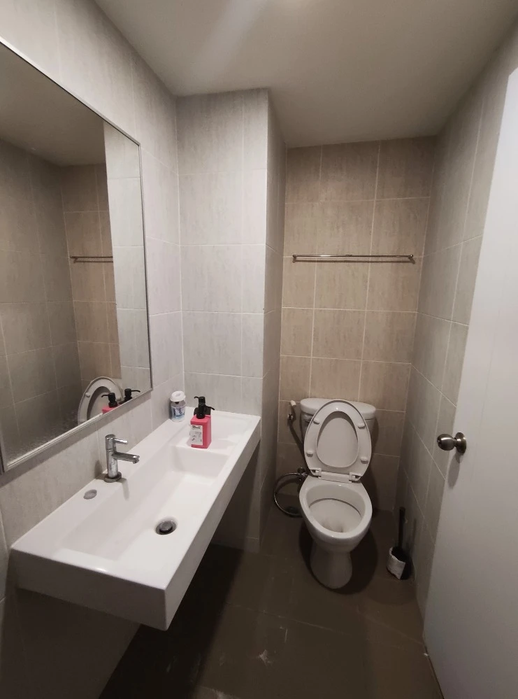 For sale: Lumpini Ville Sukhumvit 76-Bearing, good location, divided into separate rooms, beautifully decorated, ready to move in with bags.