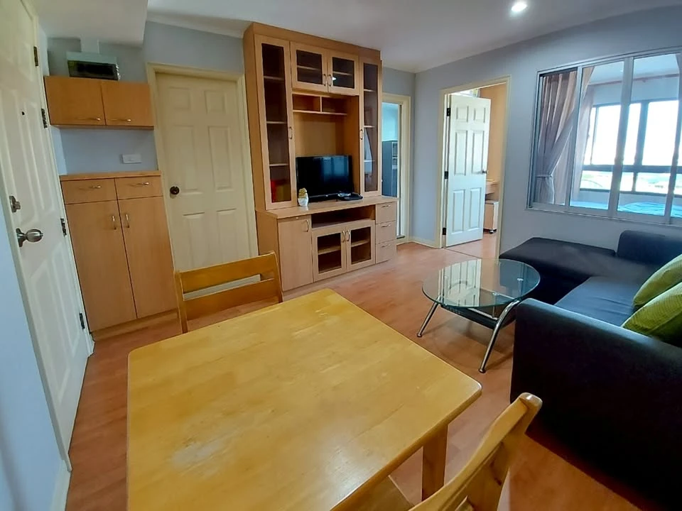 For sale: Lumpini Ville Sukhumvit 77, spacious room, lots of usable space, comfortable, not cramped, complete with furniture, reserve now.