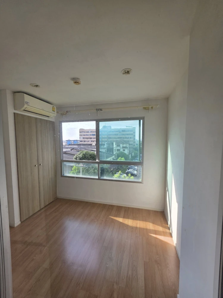 For sale: Lumpini Ville On Nut 46, 5th floor, good view, not blocked, empty room, reasonable price. Come and be the owner today.