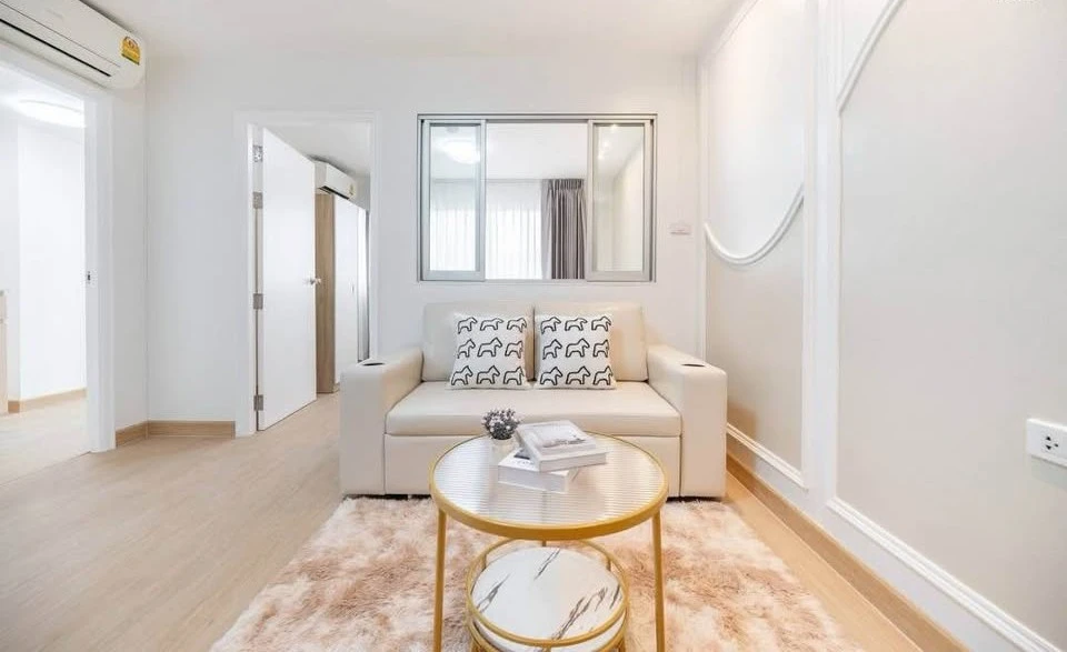 For sale: Lumpini Center Nawamin. The room comes with furniture and electrical appliances. Decorated in a minimalist style, looks very nice. Must book