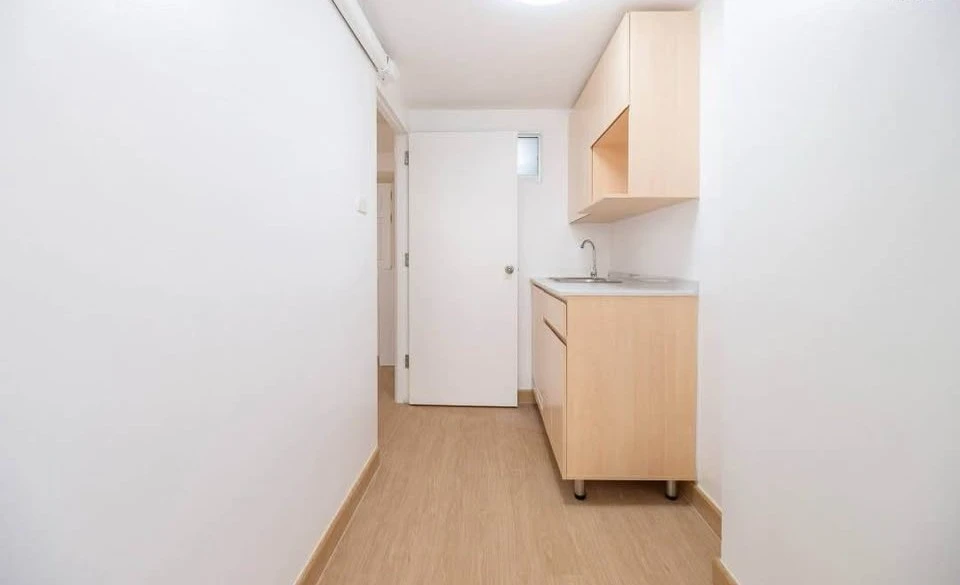 For sale: Lumpini Center Nawamin. The room comes with furniture and electrical appliances. Decorated in a minimalist style, looks very nice. Must book