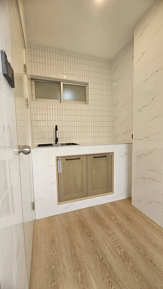 Selling a beautifully decorated unit at Lumpini Center Ladprao 111. **Photos are of the actual unit. Everything shown in the pictures is included. Res