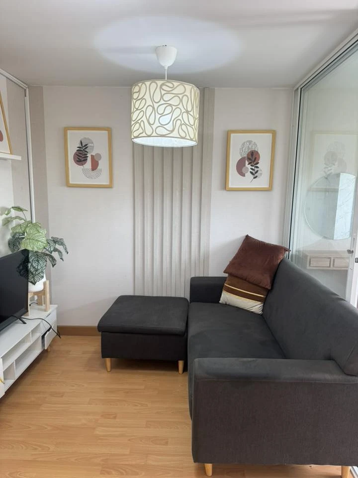 For sale: Lumpini Center Happyland, Building E, 4th floor. Excellent room layout and very nicely decorated. You'll regret missing this opportunity!