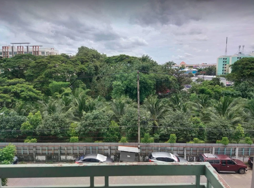 For sale: Lumpini Center Happyland Phase 1-4, Building B, 4th floor, pleasant green area view, ready to move in