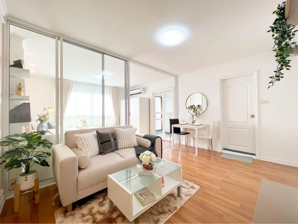 For sale: Lumpini Place Narathiwas 24. Each unit is private, with a closed kitchen on the balcony. Beautifully decorated and very livable. Book now!