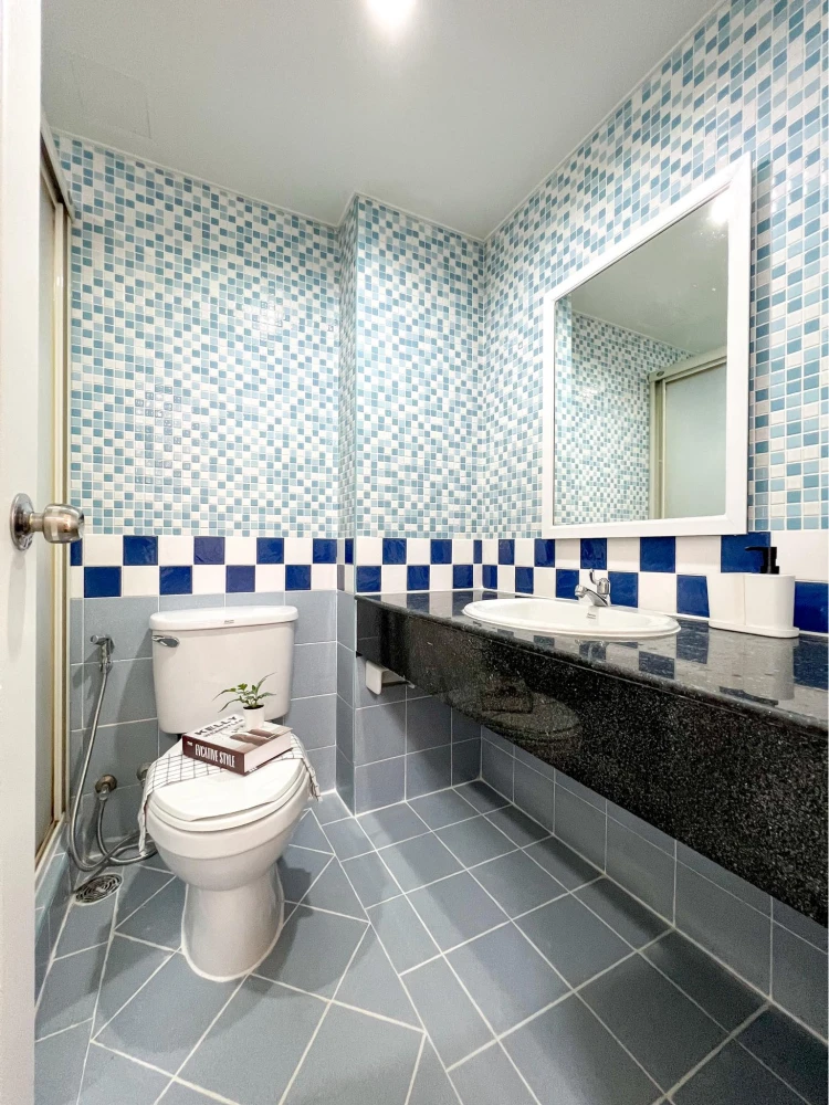For sale: Lumpini Place Narathiwas 24. Each unit is private, with a closed kitchen on the balcony. Beautifully decorated and very livable. Book now!