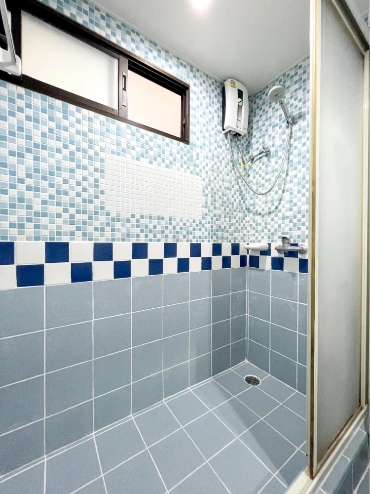 For sale: Lumpini Place Narathiwas 24. Each unit is private, with a closed kitchen on the balcony. Beautifully decorated and very livable. Book now!