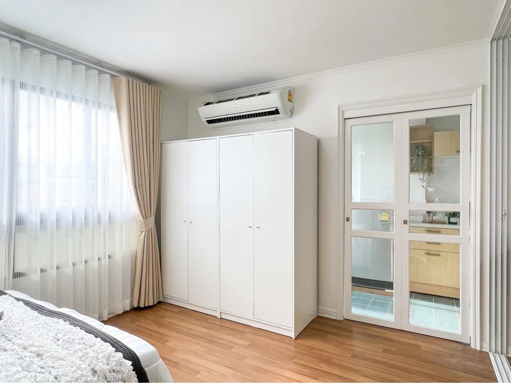 For sale: Lumpini Place Narathiwas 24. Each unit is private, with a closed kitchen on the balcony. Beautifully decorated and very livable. Book now!