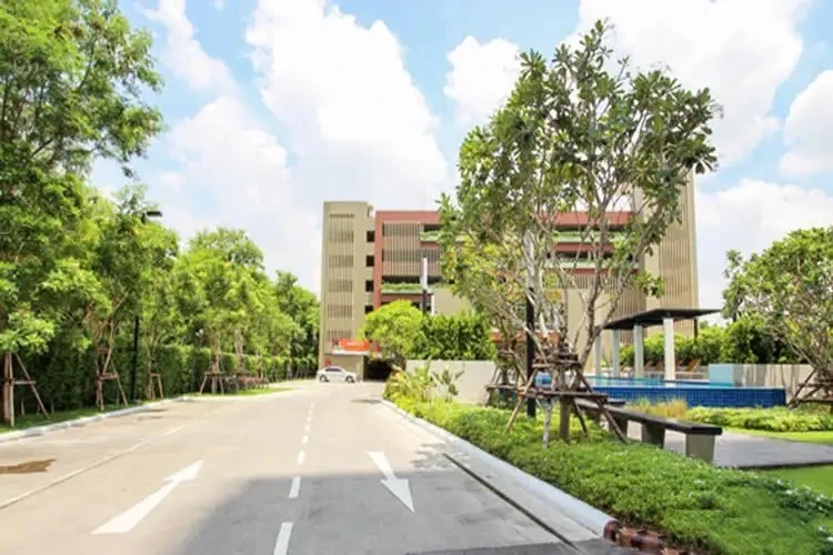 For sale Lumpini Place Boromarajonani Pinklao, 1 bedroom, 1 bathroom, beautiful and convenient amenities, ready to reserve now.