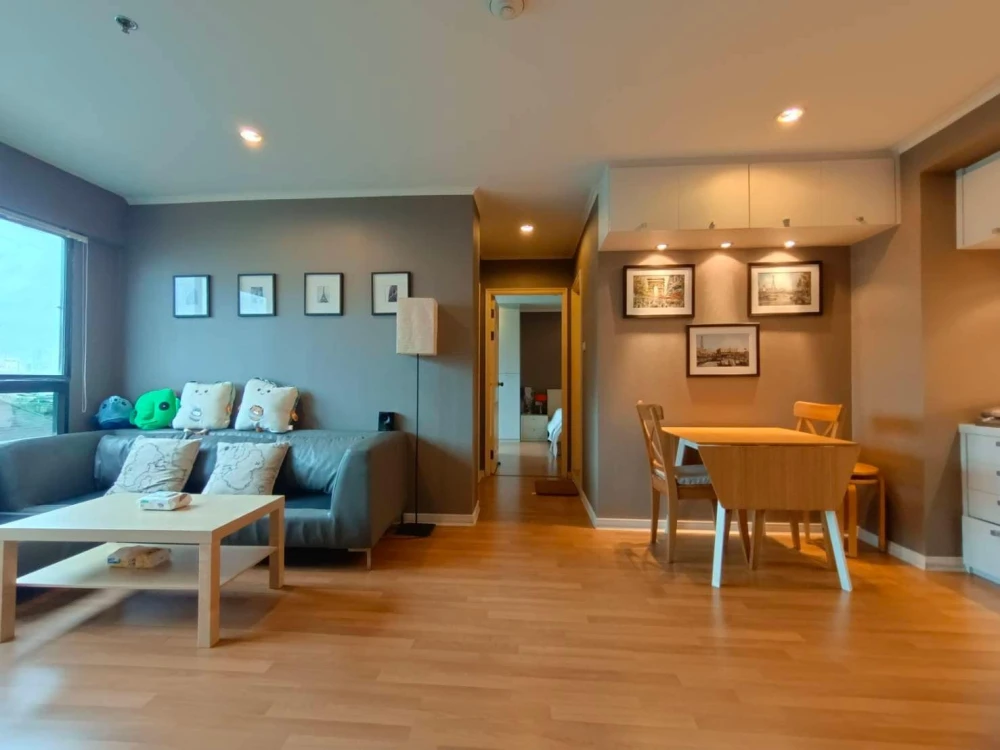 For sale: Lumpini Place Pinklao, 2 bedrooms, 2 bathrooms, pool view, fully furnished, very beautiful room, new condition, hurry up and grab it.