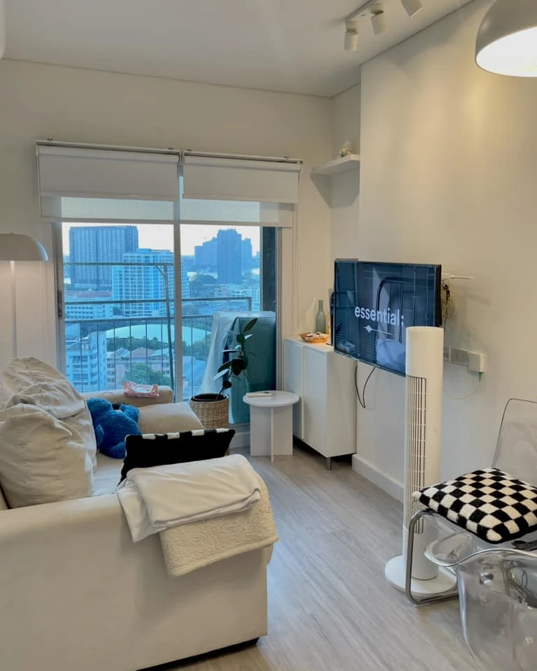 For sale: Lumpini Place Rama 3-Riverside. Beautifully decorated room, very Korean style. Electrical appliances provided. Must reserve.