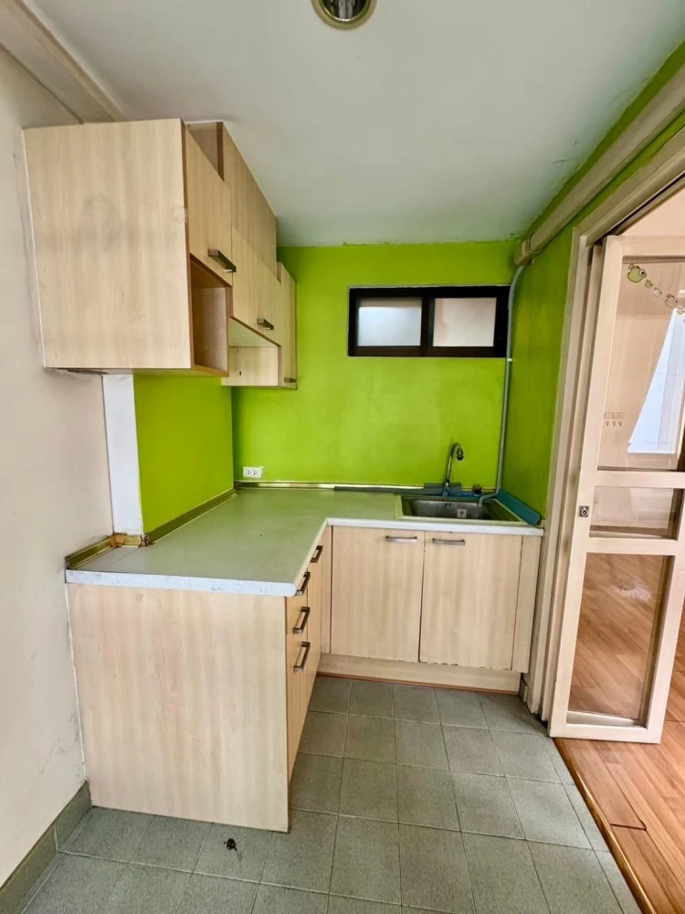 For sale: Lumpini Place Rama 3-Charoen Krung, 5th floor, fully furnished and equipped with electrical appliances. Reserve now, hurry!