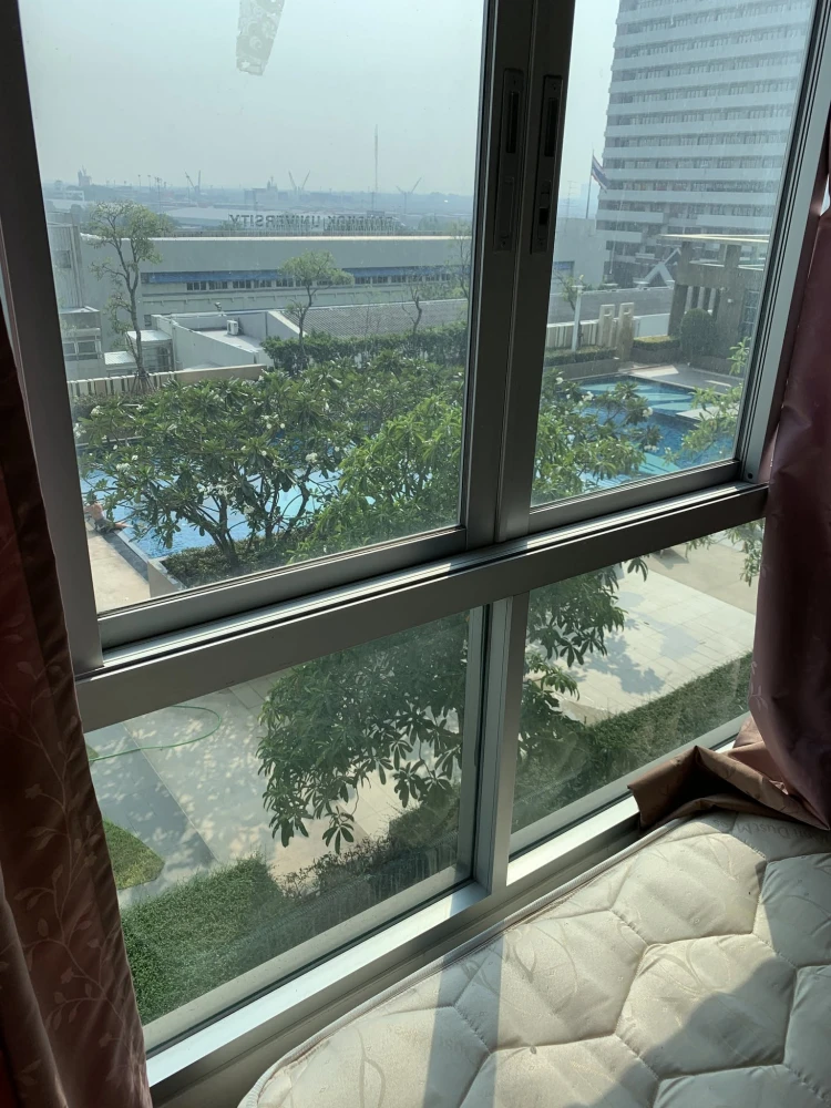 For sale: Lumpini Place Rama 4-Kluaynamthai, 8th floor, corner unit with pool view, fully furnished. Book now!