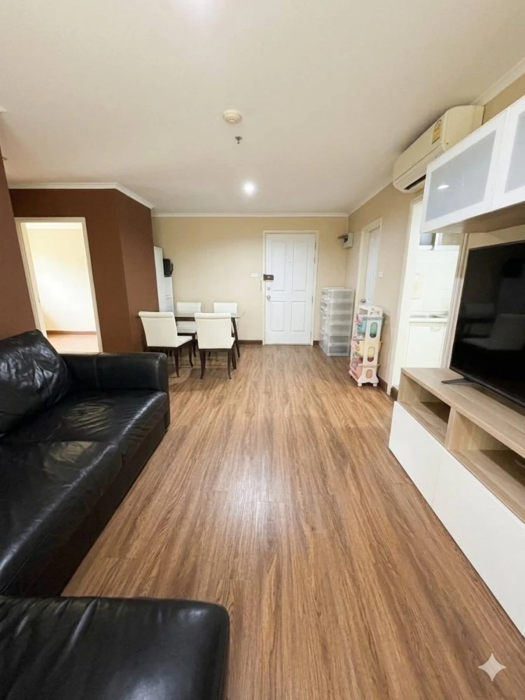 For sale: Lumpini Place Rama 8, 1st floor, corner unit. Quiet, peaceful, with a lush garden view and good air quality. Don't miss out!