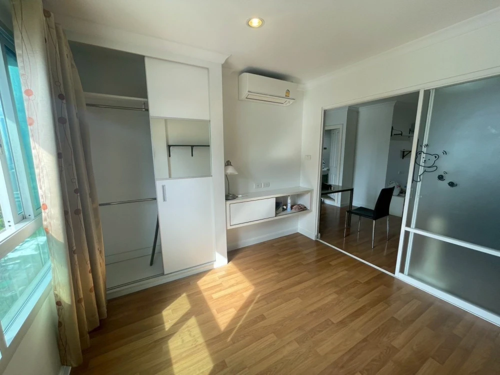 For sale: Lumpini Place Rama 9-Ratchada, Central Rama 9 view, Building C, very nice atmosphere. You'll regret it if you miss it.