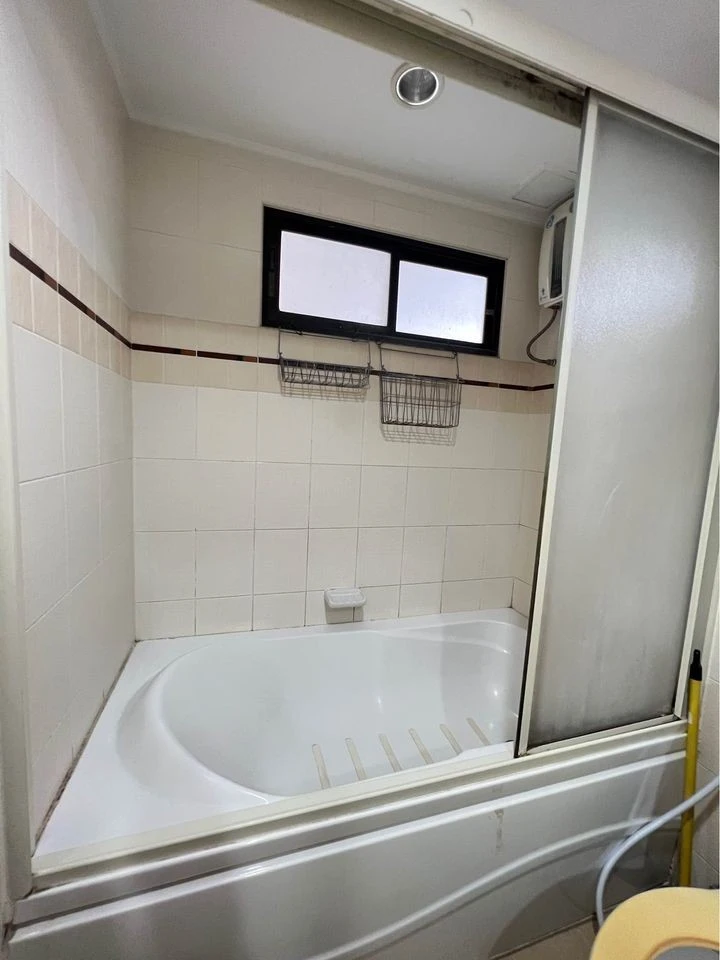 For sale: Lumpini Place Ratchada - Tha Phra, corner room, no room opposite, only one room attached, great view, cool breeze, book now