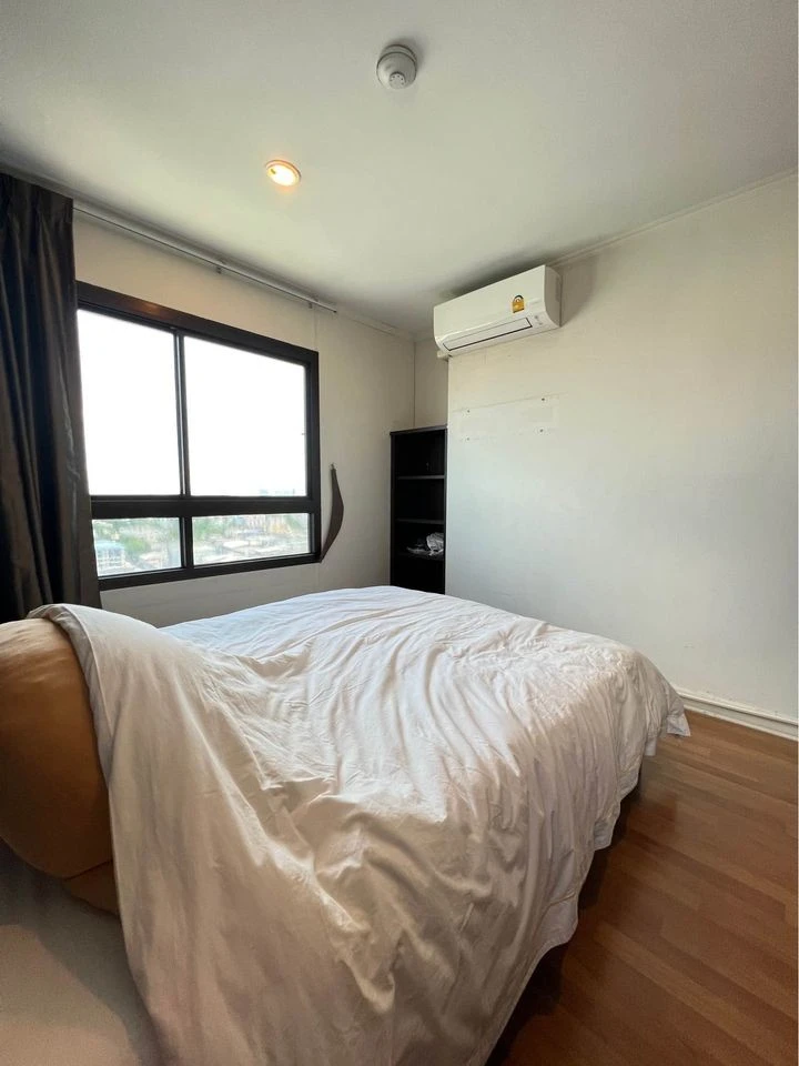 For sale: Lumpini Place Ratchada - Tha Phra, corner room, no room opposite, only one room attached, great view, cool breeze, book now