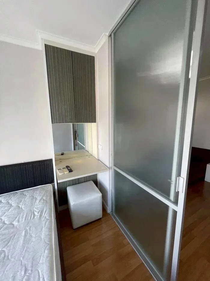 For sale: Lumpini Place Ratchayothin, 8th floor, Building C. Unobstructed view, good ventilation, well-designed room layout. First come, first served.