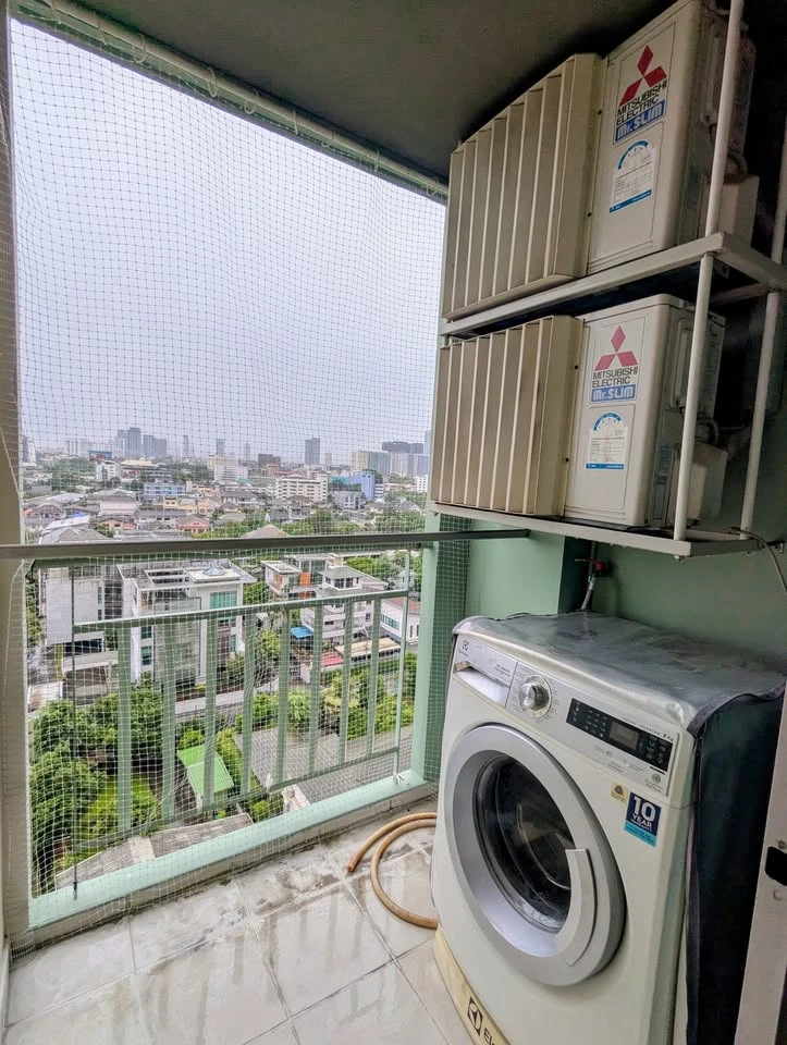 For sale: Lumpini Place Ratchayothin, Elephant Building view, good sun, good wind, very good condition, airy room, easy to decorate, must reserve.