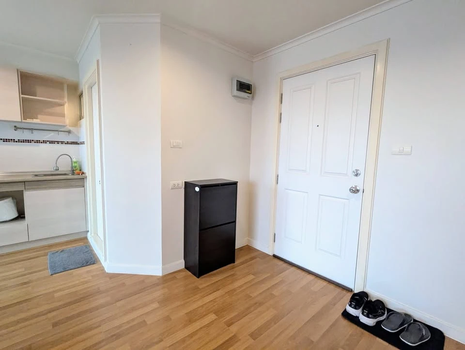 For sale: Lumpini Place Ratchayothin, Elephant Building view, good sun, good wind, very good condition, airy room, easy to decorate, must reserve.