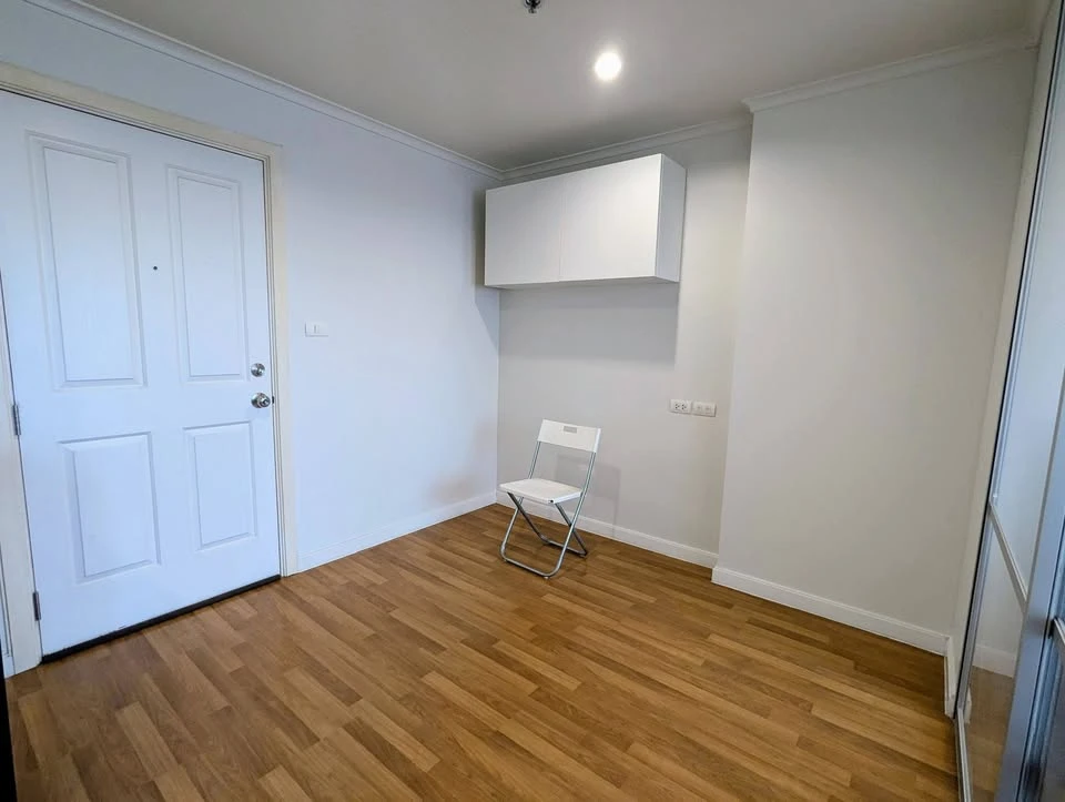 For sale: Lumpini Place Ratchayothin, Elephant Building view, good sun, good wind, very good condition, airy room, easy to decorate, must reserve.