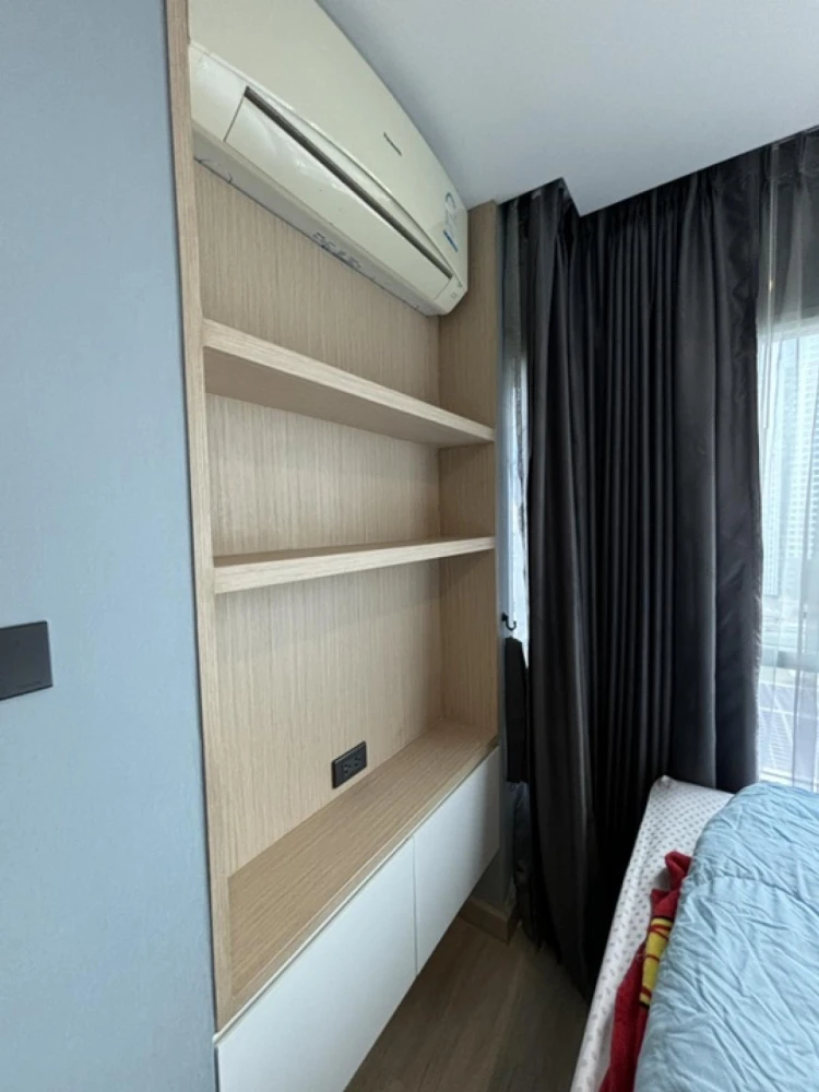 For sale: Lumpini Place Srinakarin - Hua Mak Station, fully furnished and equipped with appliances. Reserve now!