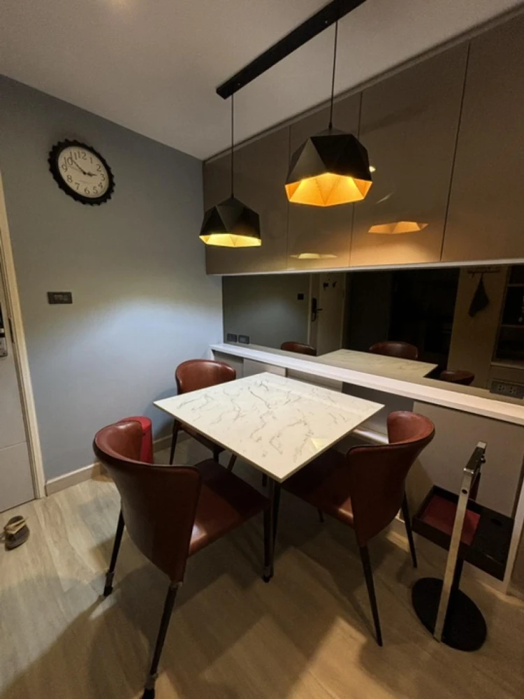 For sale: Lumpini Place Srinakarin - Hua Mak Station, fully furnished and equipped with appliances. Reserve now!