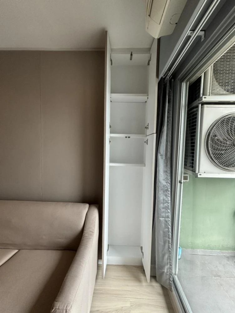 For sale: Lumpini Place Srinakarin - Hua Mak Station, fully furnished and equipped with appliances. Reserve now!